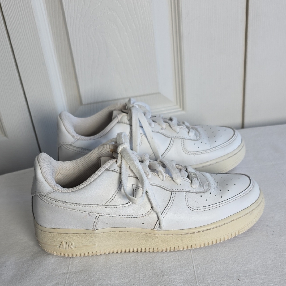 Nike Kids Air Force 1 Low Top White Sneakers Size 6.5Y